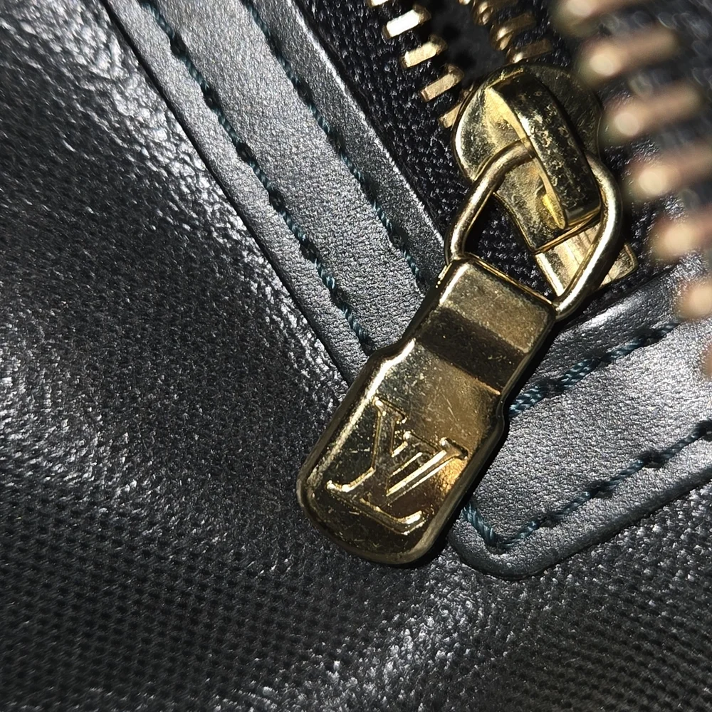 Louis Vuitton Taiga Parana Epicea Green Canvas Leather Clutch Pouch/ Bag (GUC) - Picture 10 of 16
